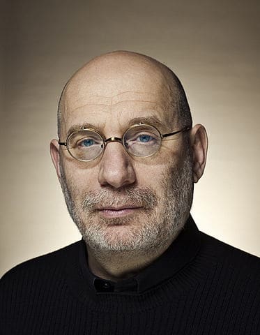 „Boris Akunin 2012” autorstwa Pavel Samokhvalov - Flickr: Борис Акунин. Licencja CC BY-SA 2.0